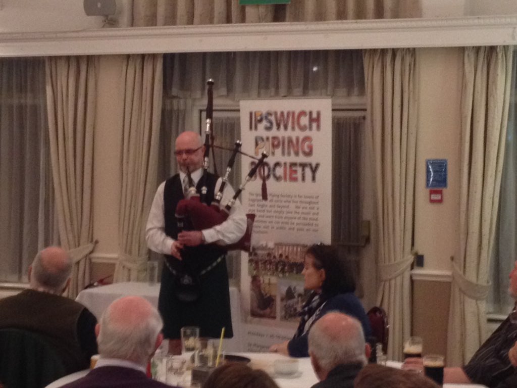 IpswichBagpipes's tweet photo. The brilliant Terry Tully playing to a packed room in Ipswich tonight. https://t.co/Xmeko9ORzR