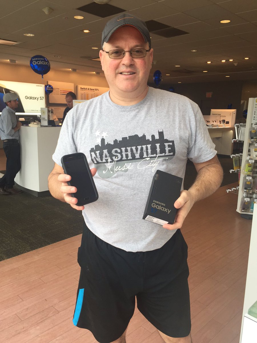 PrestonStore318's tweet photo. New phone and protective gear Nashville style.
@ChappySprint  @jbarne30 @Hurstbourne_300 https://t.co/4CtXZtQeTH