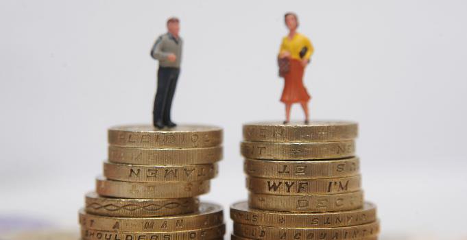 BiznessReporter's tweet photo. Gender pay differences 'only analysed by 25 per cent of firms' https://t.co/yHwIrpWL9n #payreward https://t.co/8sNP2WqmK8