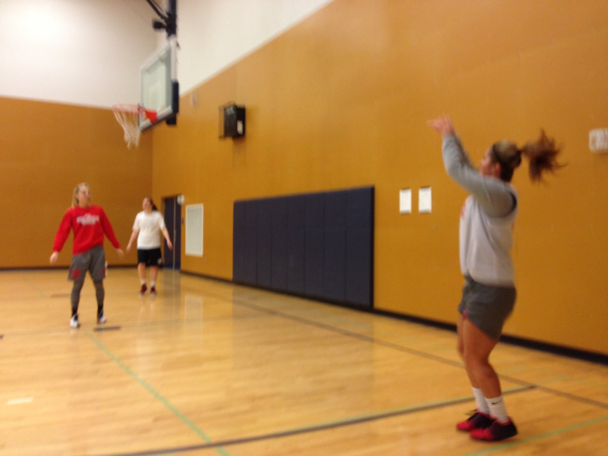PapaSchwag's tweet photo. @n3sija getting buckets on our day off. #LCCHoops15 #NWACFinalFour https://t.co/KyFmn6kcMC