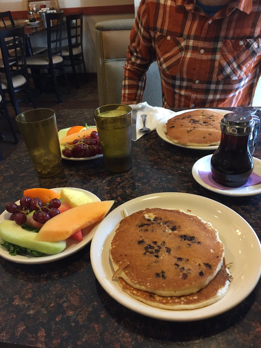 twinforceracing's tweet photo. Yum! Having breakfast at @LumberInn. Wish we lived closer as we'd probably come here all the time #wisconsin #food https://t.co/qpYeDs5zH6