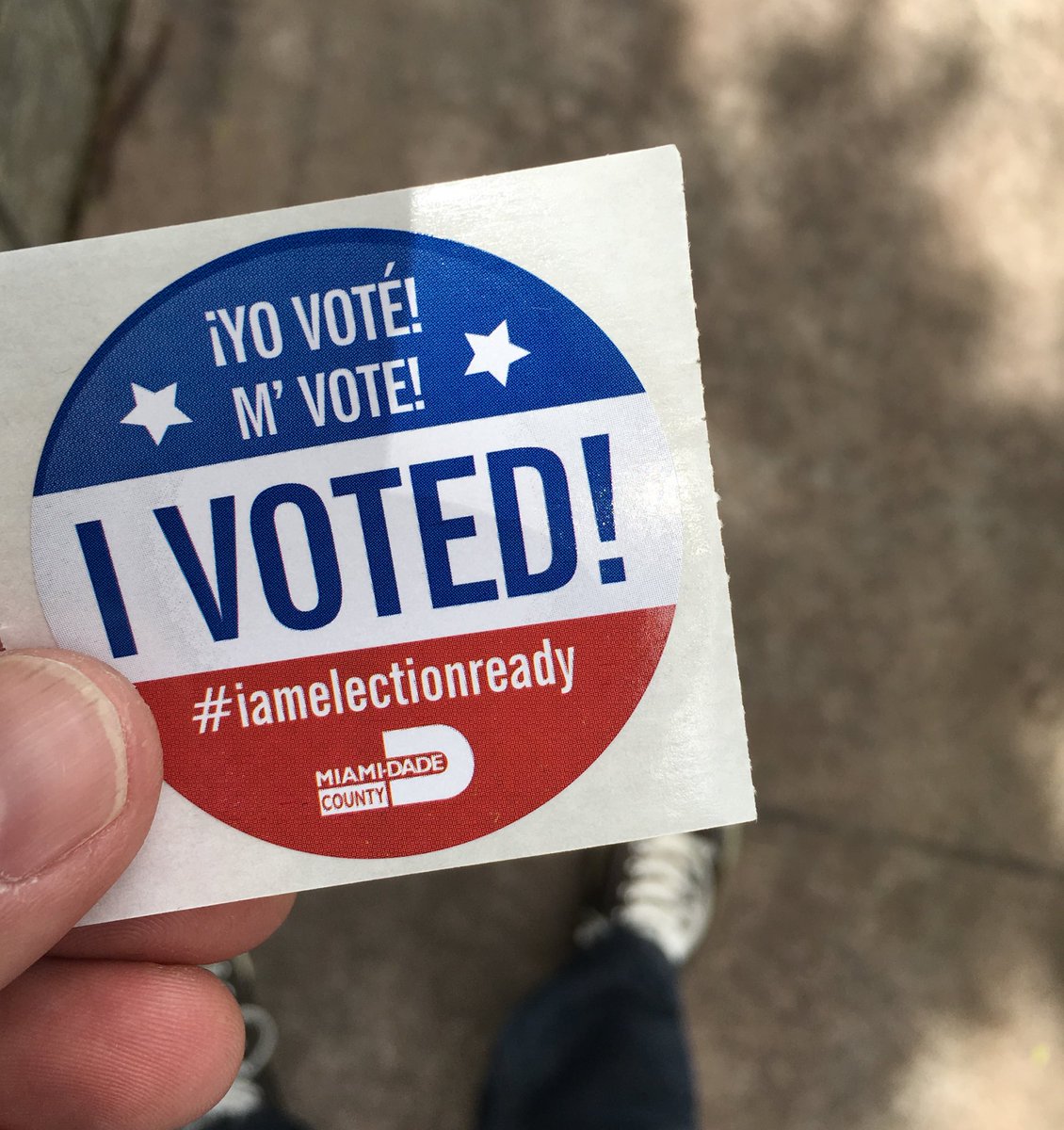 EstebanBird's tweet photo. Exercise your right to vote!
#earlyvoting #2016election #righttovote https://t.co/DlXEFgWrBn