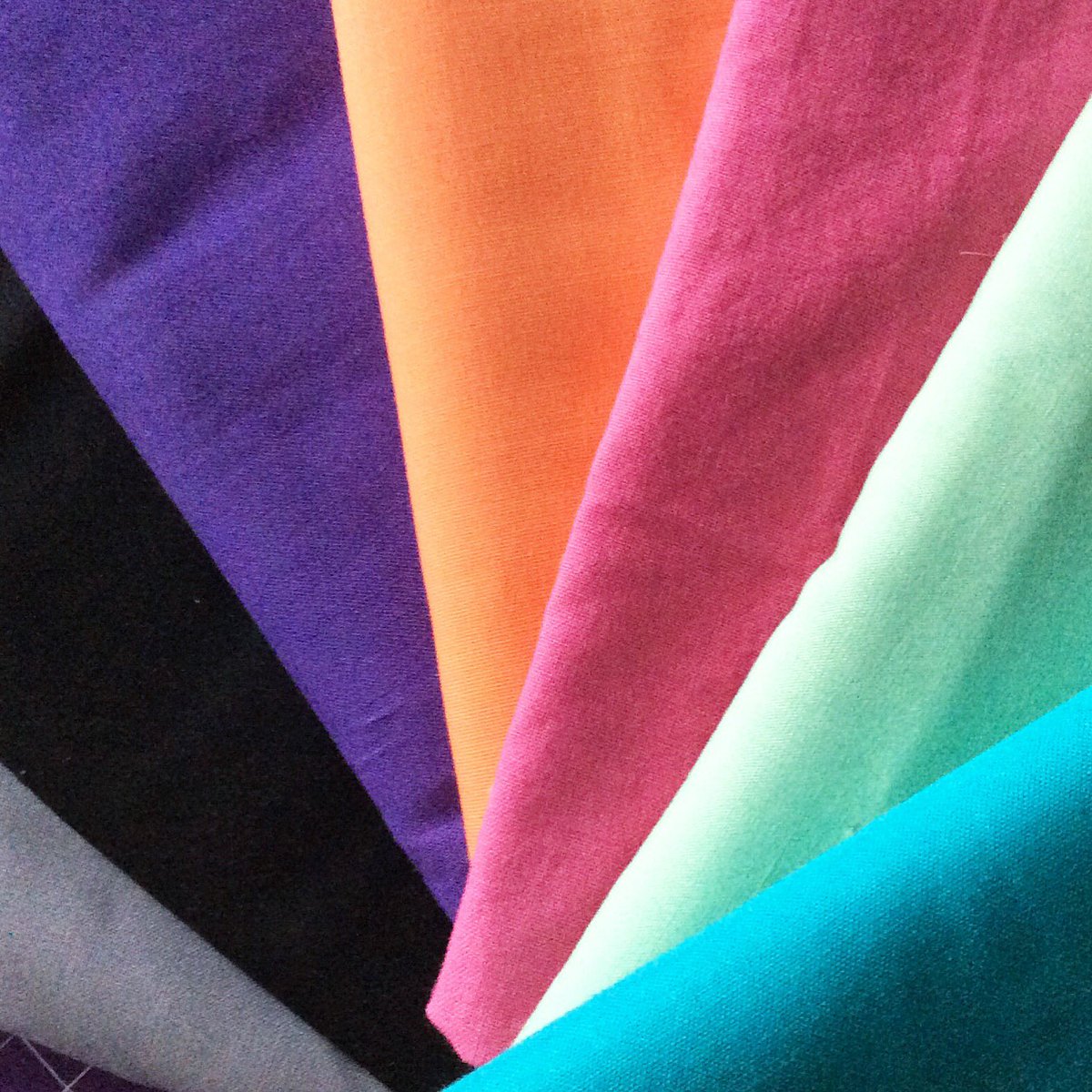 myKlementines's tweet photo. 🌈 Look! A rainbow of solid colours for all the plain Janes out there COMING SOON to the shop https://t.co/UR5daWJSEd https://t.co/xAxBKIODWx