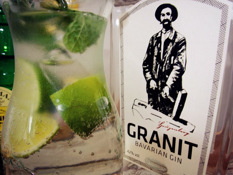 dasgutezeugnow's tweet photo. Der Dritte im Bunde kommt aus dem Bayerwald.
https://t.co/C5v3kM29Iz
#penninger #granitgin #gintonic  #bayerwald https://t.co/FX2uxpwWb3