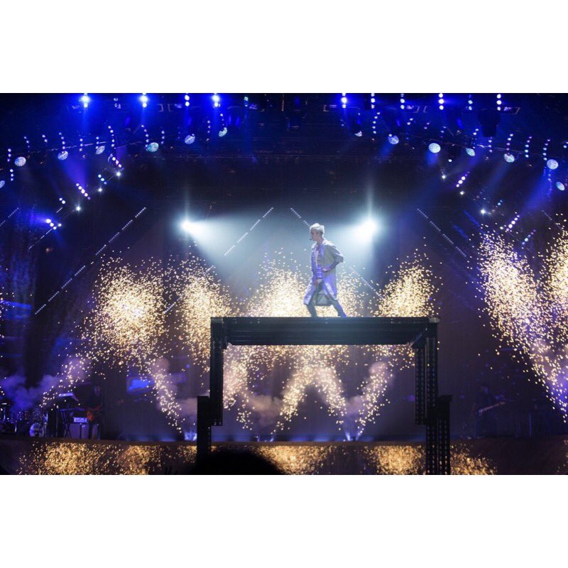 PositiveNesh's tweet photo. i miss you #PurposeTour https://t.co/iDvz0dlsl4