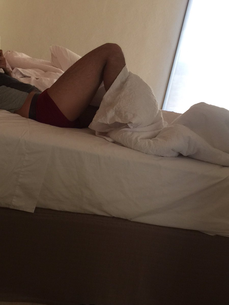 werevertumorro's tweet photo. Nenes hoy hay #FiestaEnLosCabos 😏😏😏😏😏 https://t.co/A9dnoqWoXp