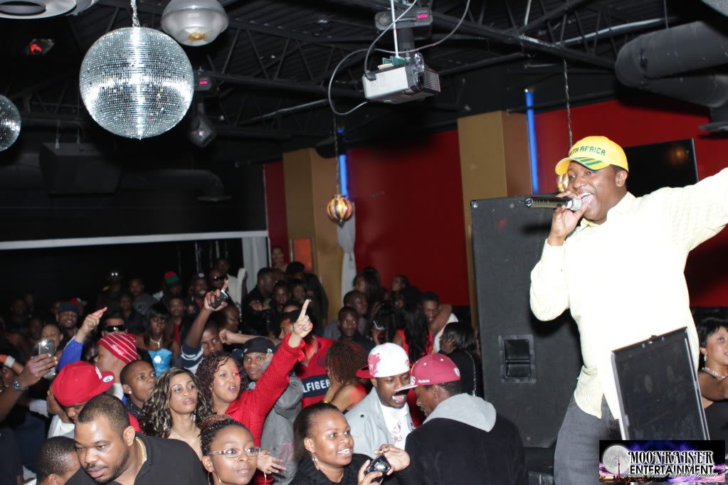 MCBonde1's tweet photo. @RealBojoMujo concert #Toronto #RIPBojoMujo #Bonderai #thevoiceofAFRICA #AwardWinningMC #AwardWinningHost #MC #Host https://t.co/bhYiiUIIJU