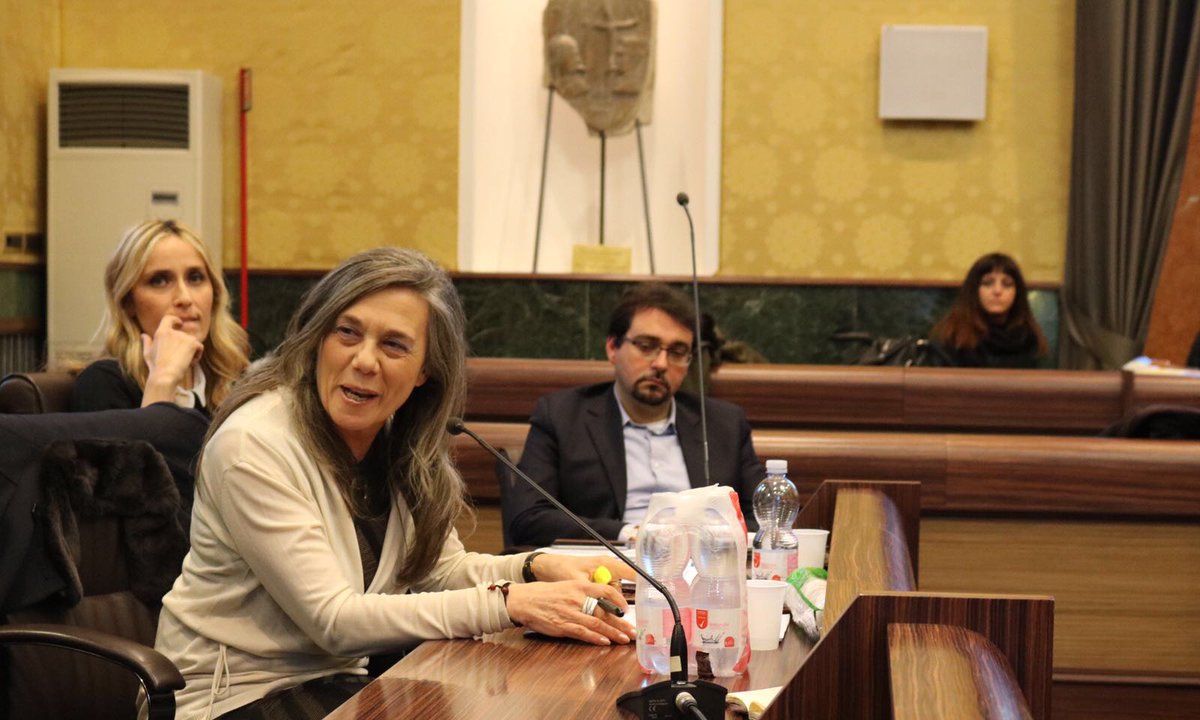 GdTeramo's tweet photo. Per preside Sandra Renzi tra presidi smarriti e sceriffi c'è una terza via, i presidi consapevoli #formatisullavoro https://t.co/zO7uPceis4