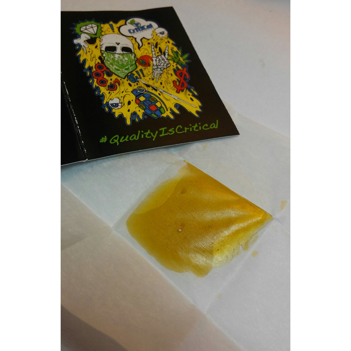 Sierra_thisbeat's tweet photo. Green Ribbon shatter from my favorite source of meds @Critical710 #florinwellnesscenter #qualityiscritical #shatter https://t.co/ghNvFgLKSY