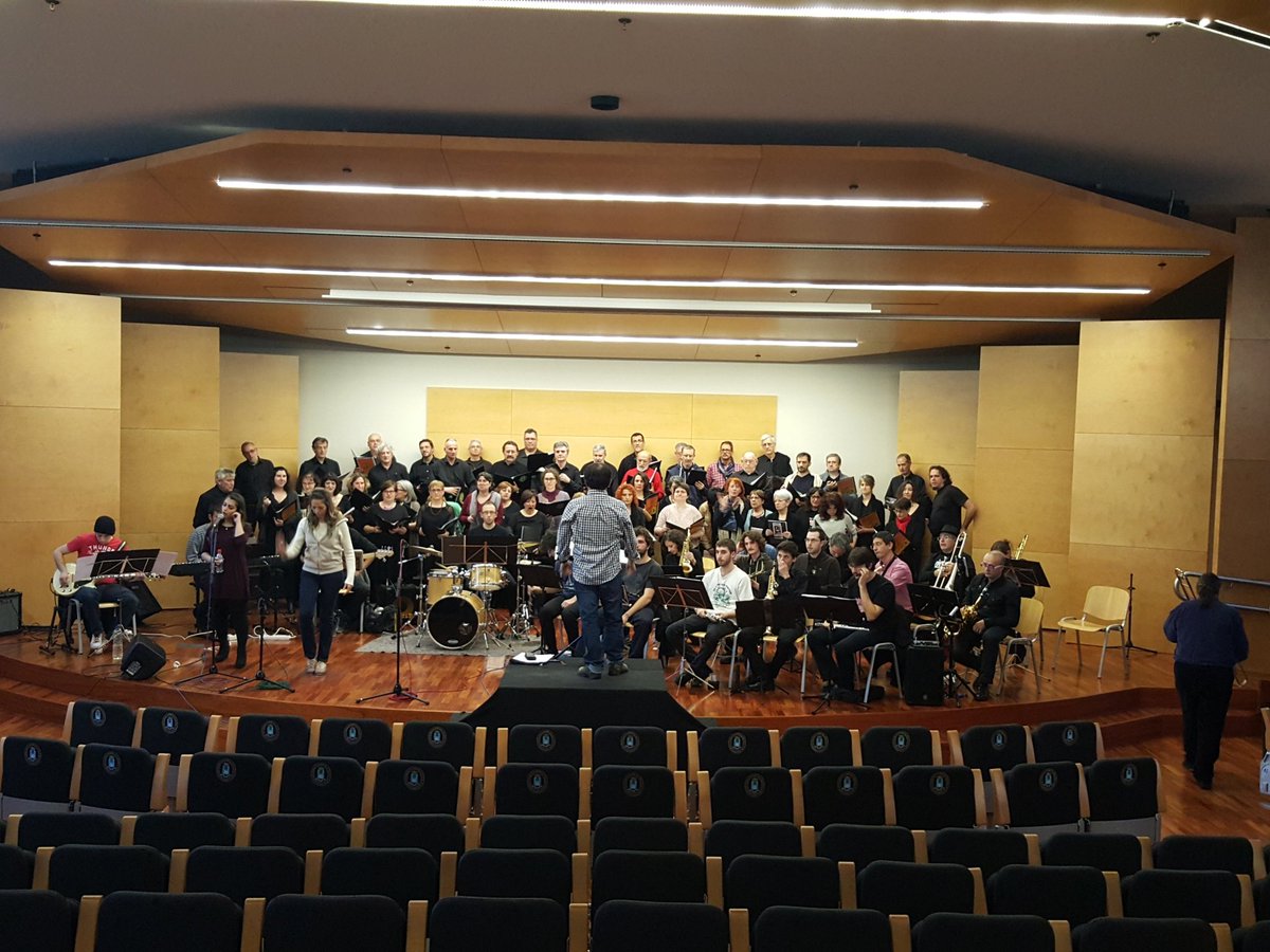 bigbandgsd's tweet photo. Ultimando la prueba de sonido para el concierto de hoy https://t.co/mGtUYh0Y6W