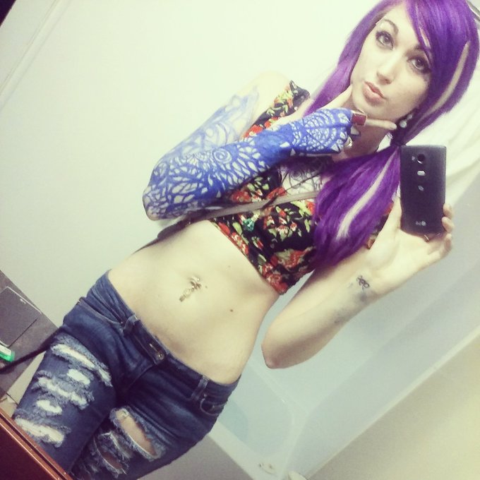 Drew my own sleeve tattoo. Bare tummy. #PurpleHair https://t.co/9y1uBnHS9W<a href="/tag/purplehair"class="tags">#PurpleHair</a>