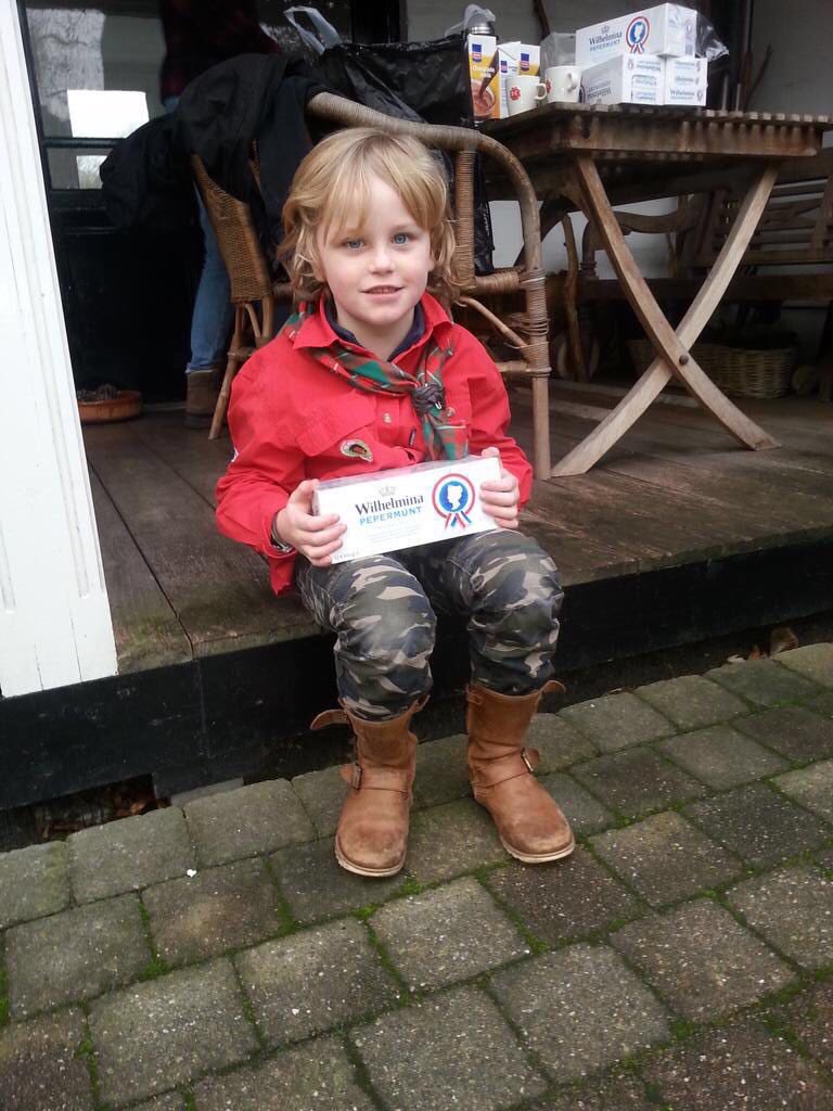 Morgen gaan we weer langs de deuren met pepermunt.#hattem #scouting  veluweland.nl/deel-je-nieuws…