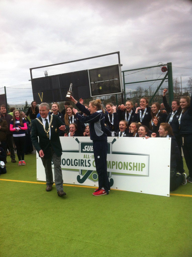 UHUPresident's tweet photo. @UlsterHockey Richard Kendrick President Hockey  Ireland presents Kate Russell Trophy to MCB https://t.co/lrifNSI4c6