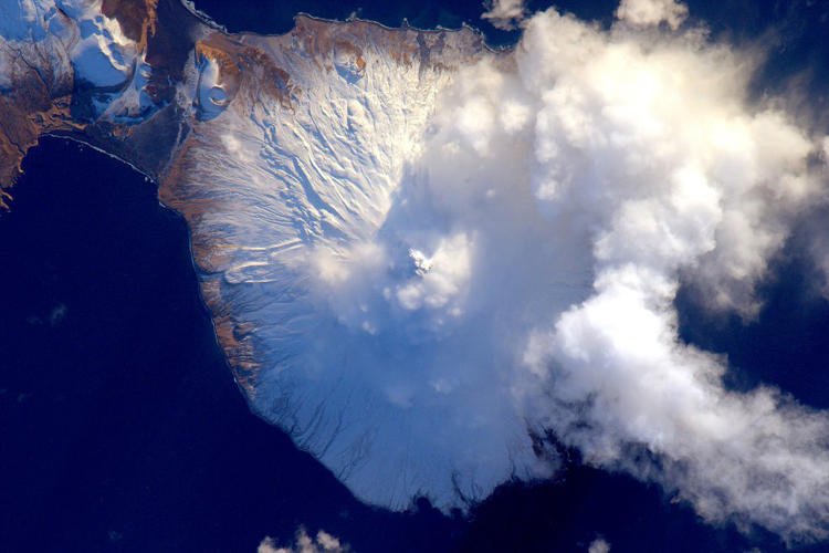 FastCompany's tweet photo. 20 stunning photos of Earth from astronaut Scott Kelly's year in space https://t.co/dIbhyIsqLB https://t.co/ne40i1Lq0v