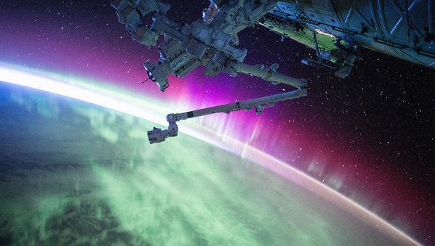 FastCompany's tweet photo. 20 stunning photos of Earth from astronaut Scott Kelly's year in space https://t.co/dIbhyIsqLB https://t.co/ne40i1Lq0v