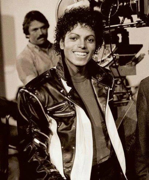 Smooth_MJ14's tweet photo. @210lauramary @MJloveCK @michaelxscape58 @carmelamorelli1 @whatcanigive @Silvanabfer @161019833s Happy weekend ❤❤ https://t.co/voKMJglrdJ