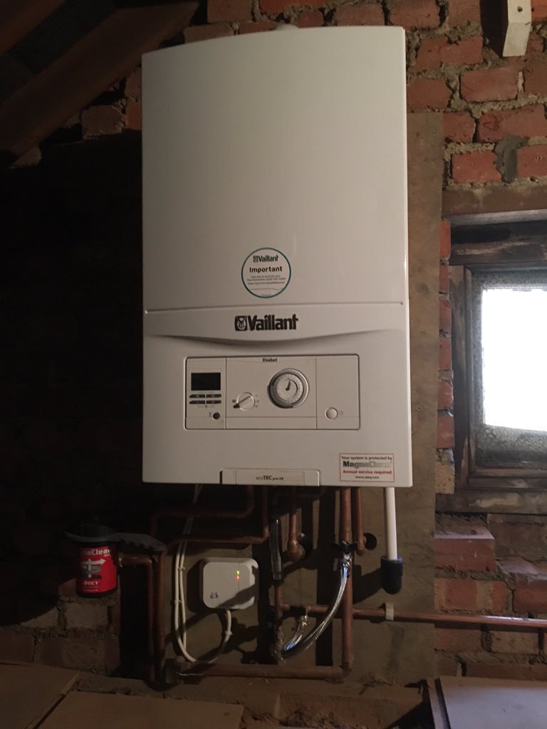 RCBPlumbing's tweet photo. Another #Vaillant fitted today another happy customer https://t.co/UkTf8c4pUu