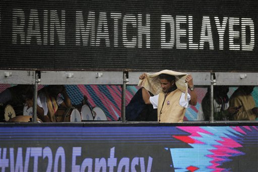 gulftoday's tweet photo. #Ireland and #Netherlands see #WorldT20 hopes washed away https://t.co/04RDPhNinK #BANvIRE #NETvOMA https://t.co/Jo1qjek8Nf