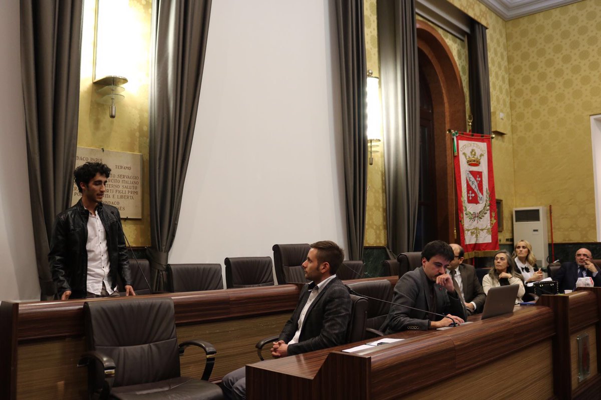 GdTeramo's tweet photo. L'intervento del segretario dei @gdchieti #formatisullavoro https://t.co/rT2Ir3JLJo