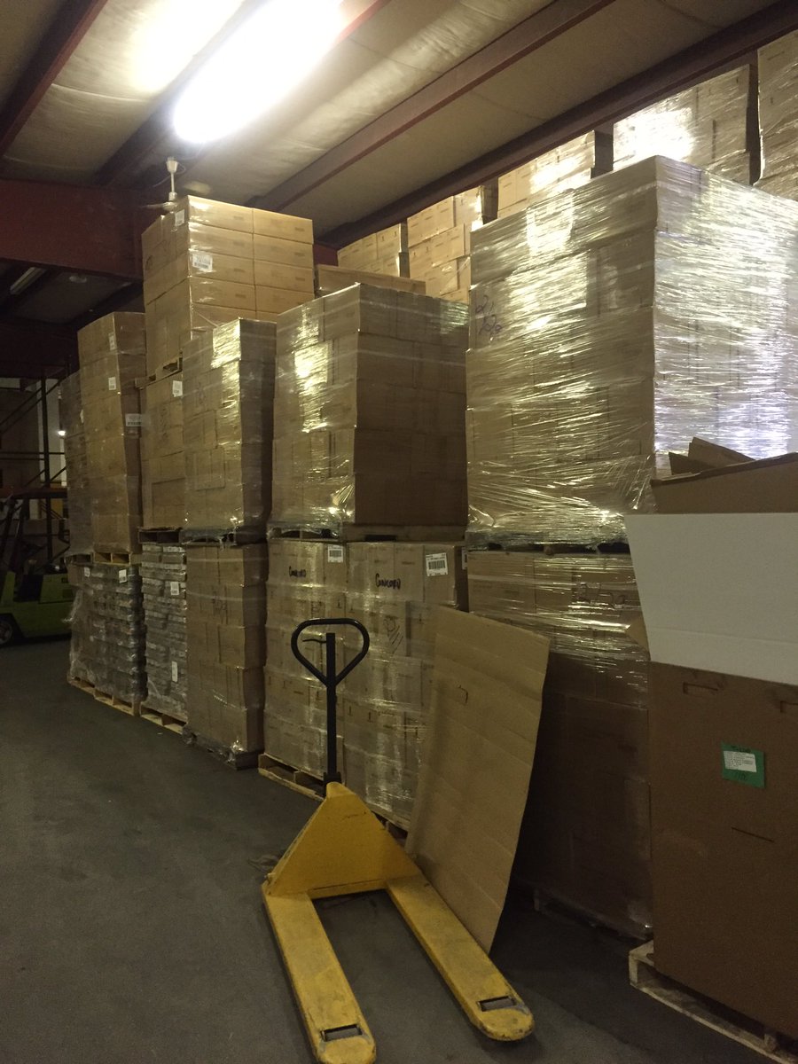 Tony_CYNH's tweet photo. 6 palates, 270 boxs to feed 135 pple for 2 mnths! Happy AmeriCorps week! #serviceselfie#AmeriCorpsWorks @CityYearNH https://t.co/K5YsF5z8Oh