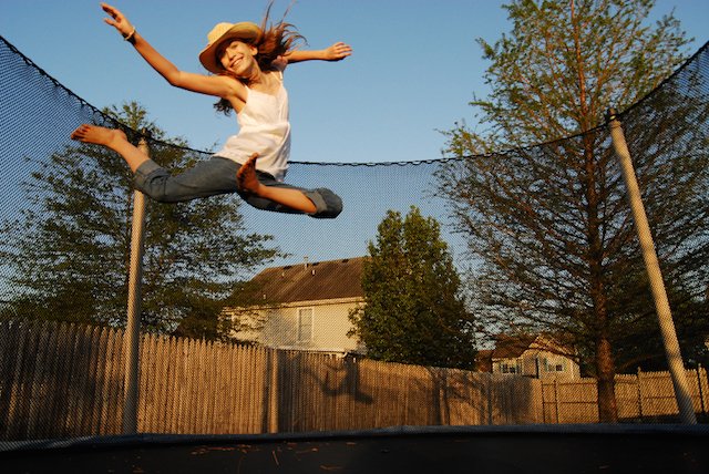justkeepjumping's tweet image. Picking a safe trampoline is key. Learn how to here! #trampolines #trampolinesafety bit.ly/1zGabLA