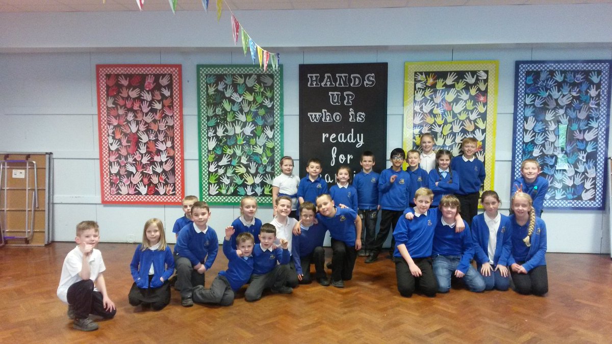 HTMrsHayes's tweet photo. So many Monteney Learners to celebrate at our Privilege Party today #superstandards #monteneylearners https://t.co/JtQDu0c1Vs