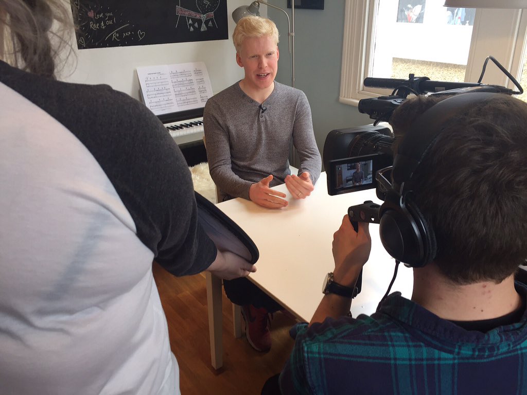 ecigevolution's tweet photo. Up in London until Sunday filming the documentary with @DrOscarDuke if you're from the #vapecommunity get in touch! https://t.co/4kBhCNJ9oy