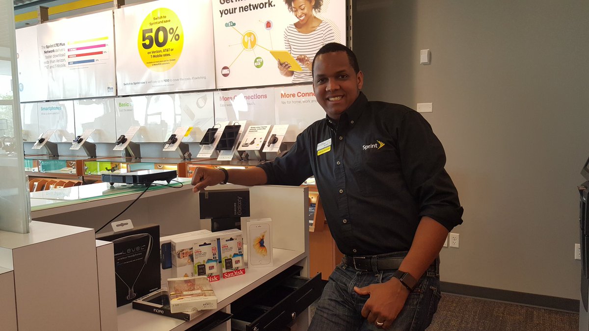 AngelaShirazi's tweet image. #lovingthegalaxys7 #tabletsforall #699
@andrewroberts91 @Lori_AnneHill