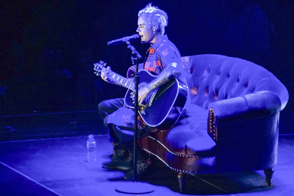 Justin77Bieber6's tweet photo. VÍDEO HD: #PurposeTourSeattle - 09 de Março: 
https://t.co/XsJ5ZDDskC https://t.co/ZstMQxFdtE