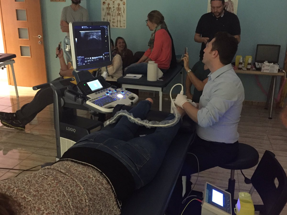 Demostración práctica evaluación y ttº #electrolisispercutanea #fasciaplantar <a href="/COFISCanarias/">COFISCanarias</a> <a href="/MVClinic/">MVClinic Institute</a> <a href="/primfisio/">PRIM Physio</a>
