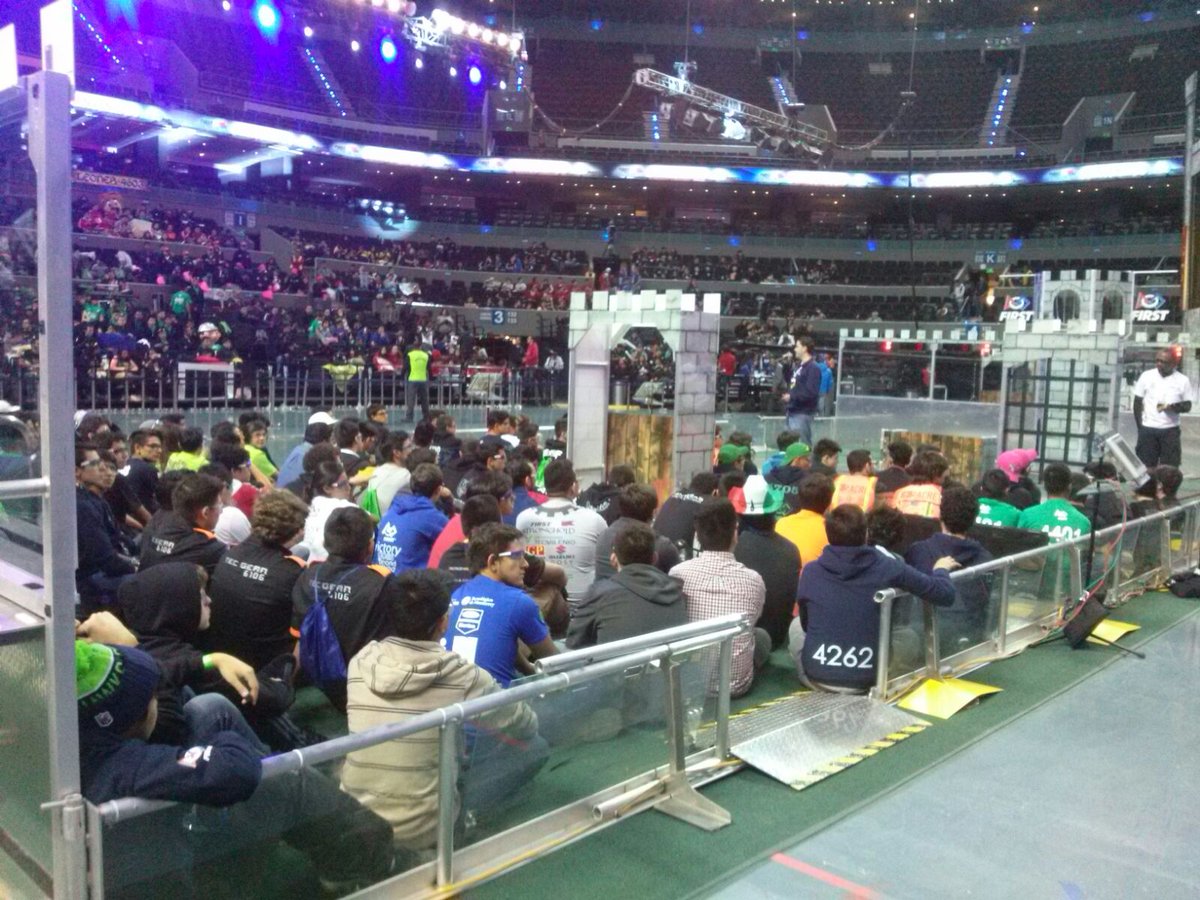 saralmendra's tweet photo. #omgrobots #FIRSTMexico team 5705 @GadielNavRuiz https://t.co/NfBc1Gl7wC