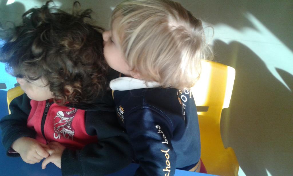 MoniNovaschool's tweet photo. "¿De qué color es un beso?" @Novaschool_es @GemmaPrezSchez @Tania_C_M @jesicadvodafone @CasadoLydia @rosa22012505 https://t.co/MUv9SyxXyy