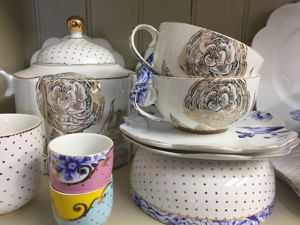 Daisy Park on X: Beautiful Royal Pip Studio China range @DaisyPark27 mugs,  plates, bowls, teacups & sugar bowls. #pipstudio #royal   / X