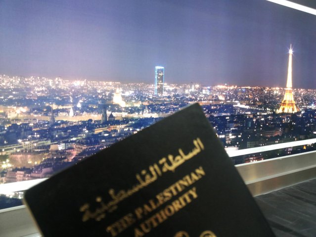 franceinter's tweet photo. ON AIR || "'C'est comment la vie quand y'a pas la guerre ?" : Amir a quitté Gaza à 20 ans https://t.co/2q5huI0brI https://t.co/nw3k6ZS9d9