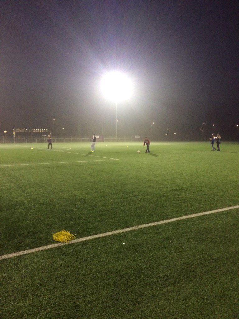Bernadettevers3's tweet photo. En ja hoor weer een avondje lekker voetballen https://t.co/YPq2etEfwK