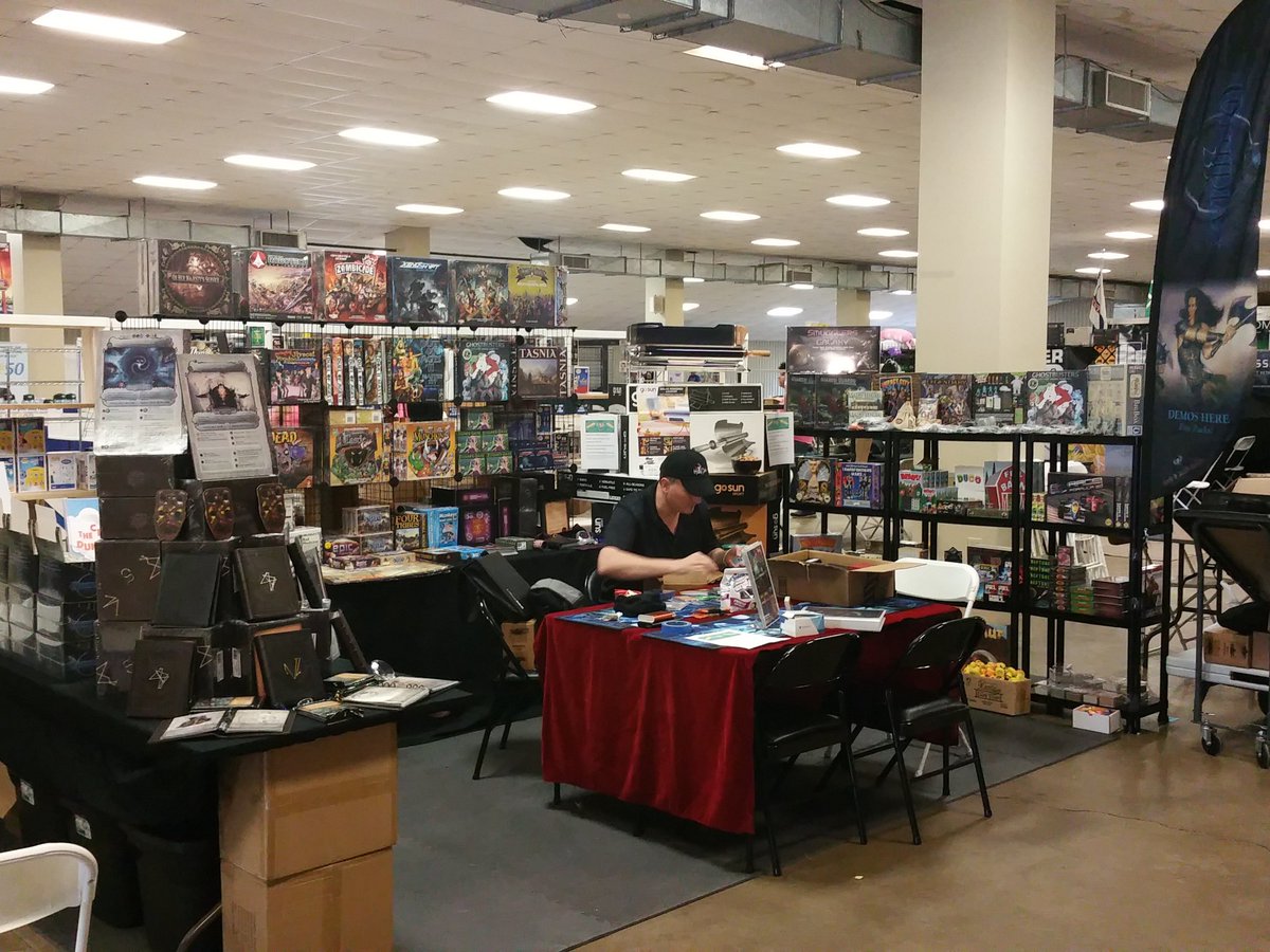 BobbyAllen1's tweet photo. Setup at Heart of Texas comic con. #hackandslashgames https://t.co/U0qY8N69ye