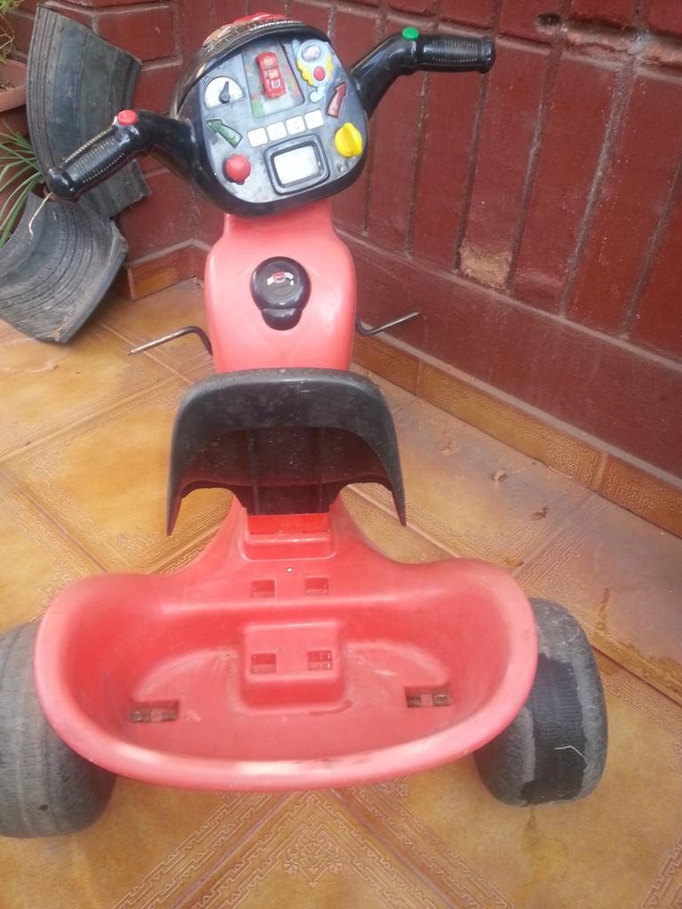 triciclo de rayo mcqueen