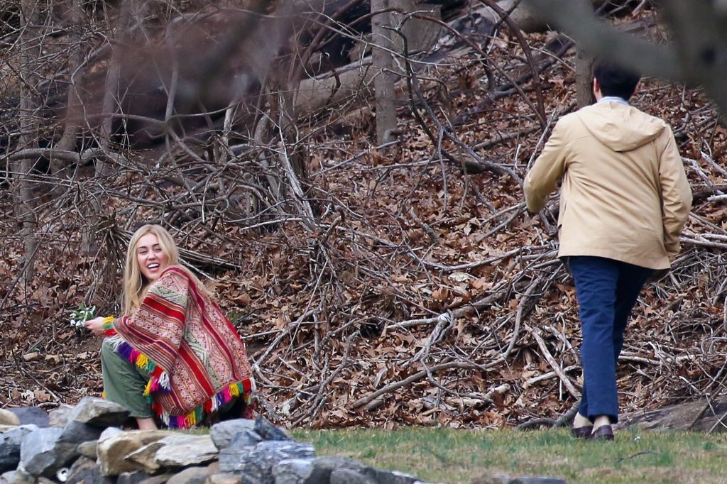 MileyUpdateEU's tweet photo. I CANT WAIT! Miley filming Woody Allen's Amazon Series! 😍😍 https://t.co/xu7eroBRwX
