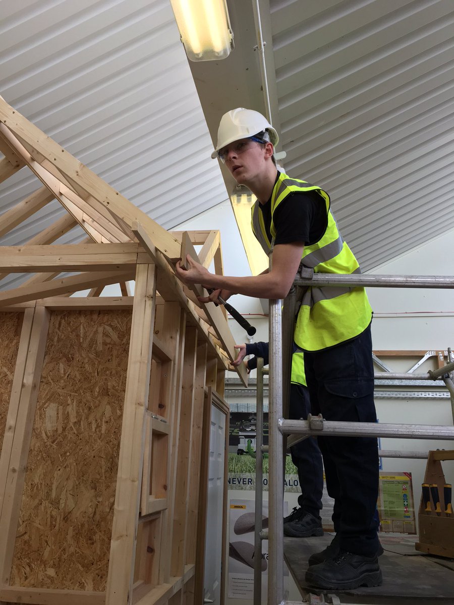 TCConstruction0's tweet image. @CITB_UK big range of work today with our level 2 site carpenters #carpentry #2ndfix
