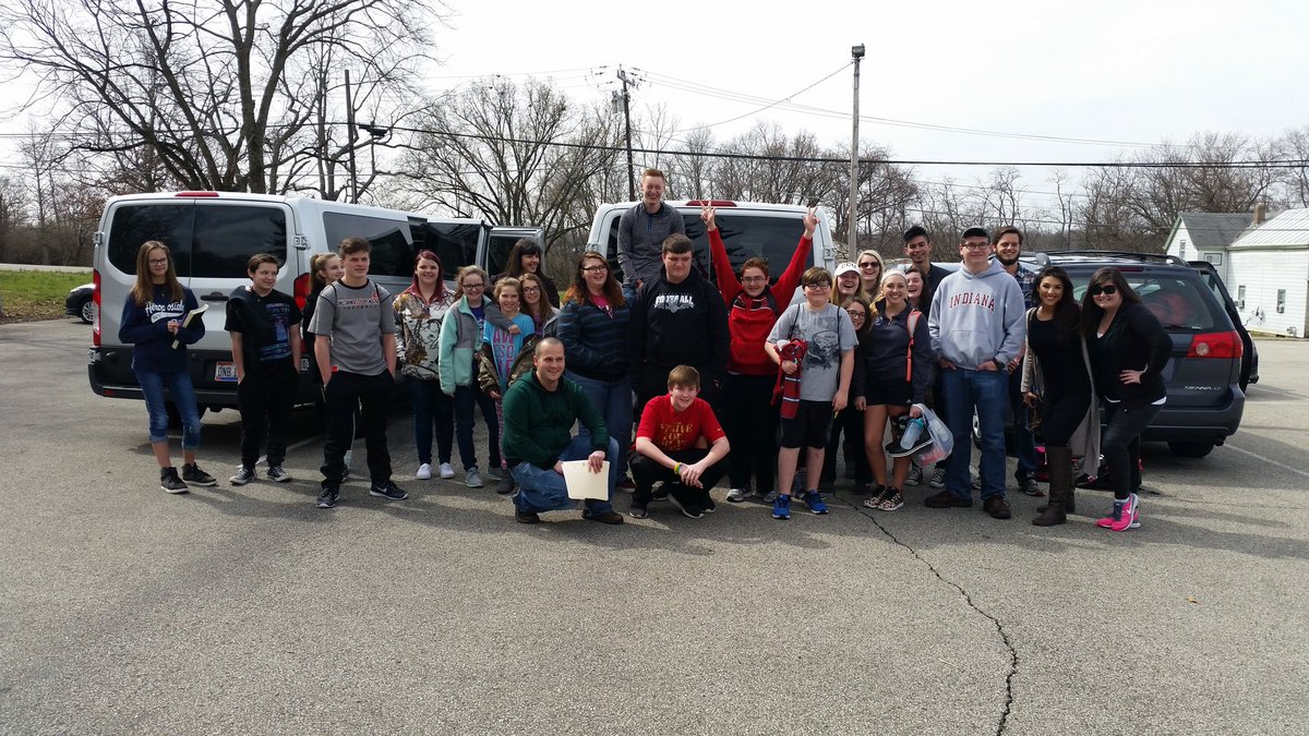 mama6hicks's tweet photo. Back at it again with the white vans
@maddsmilla @PrncsKj @Nick_Egloff @tpccincy #SpringHillCamp https://t.co/I4cWPruTZ1