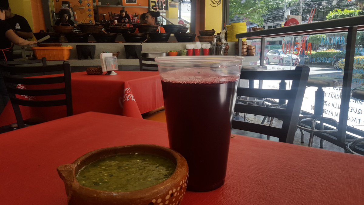 tacosgus's tweet photo. Nuestras aguas son la onda. #naturales #refrescan https://t.co/Z63lAnscVD