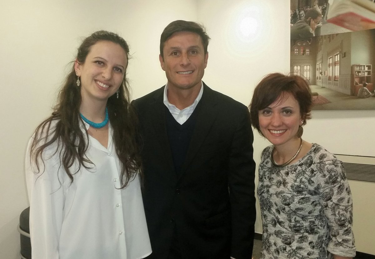 bettainvernizzi's tweet photo. L'importante è quello che si fa, non quello che si dice. @javierzanetti @AndreaFdeCesco #premiostracca https://t.co/ZXVk8HAgqD
