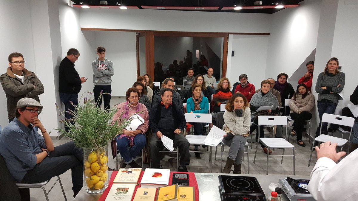 Ja hem començat a cuinar a #cruilladecamins <a href="/BMAlgaida/">ANY LLULL · ALGAIDA</a> <a href="/AldarqInfo/">Aldarq</a>