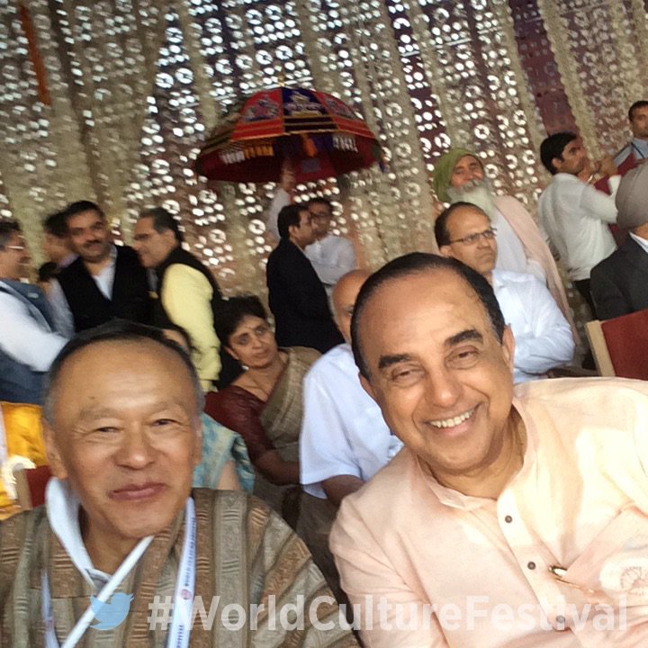ArtofLiving's tweet photo. #WorldCultureFestival! Guess who?😀 https://t.co/TO2UXDwuwA
