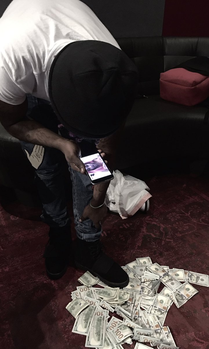 LILUZIVERT's tweet photo. She always mad at me 😘® https://t.co/4aetAID9Aq