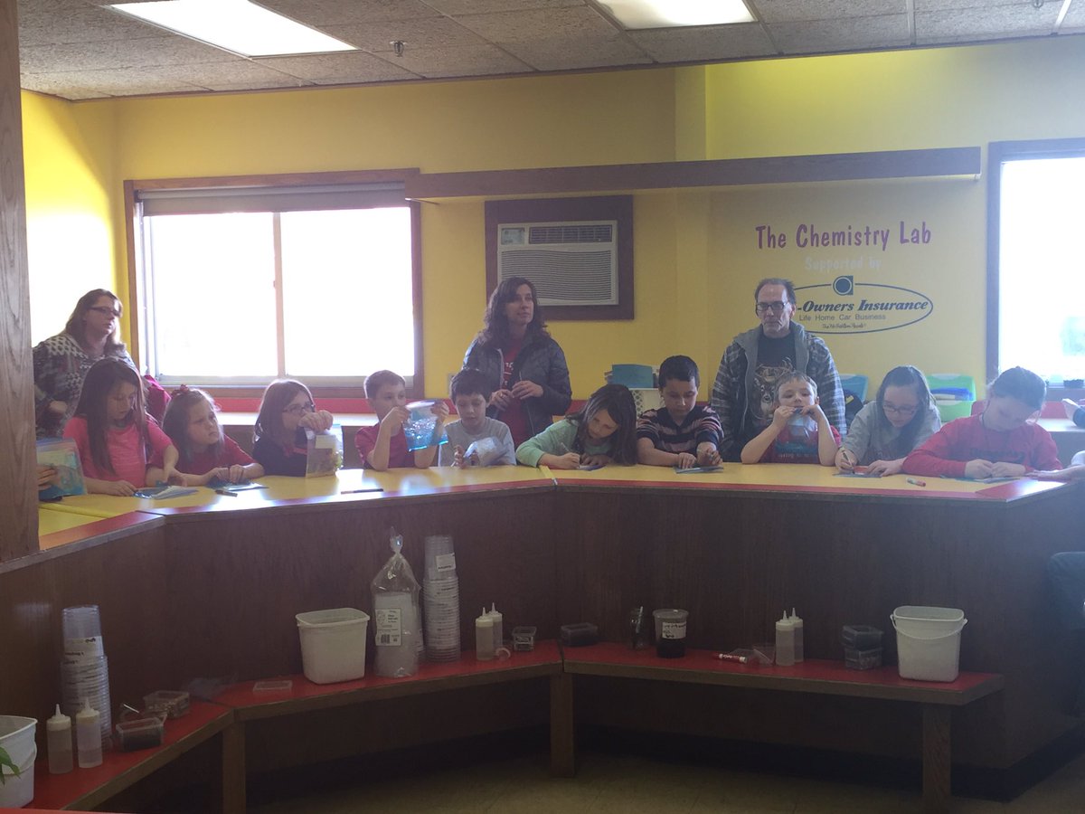 jwiard76's tweet photo. Making slime #biosphereworkshop #impression5 https://t.co/D45cInjm6r