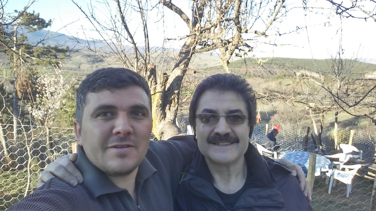 volkan_krbyk's tweet photo. #DAVA #ADAMLARI #AHMETLİ #KÖYÜNDE ~VOLKAN KIRBIYIK ve tevfik karabacak #MÜDÜRÜMÜZ https://t.co/TyMZ3KrWit