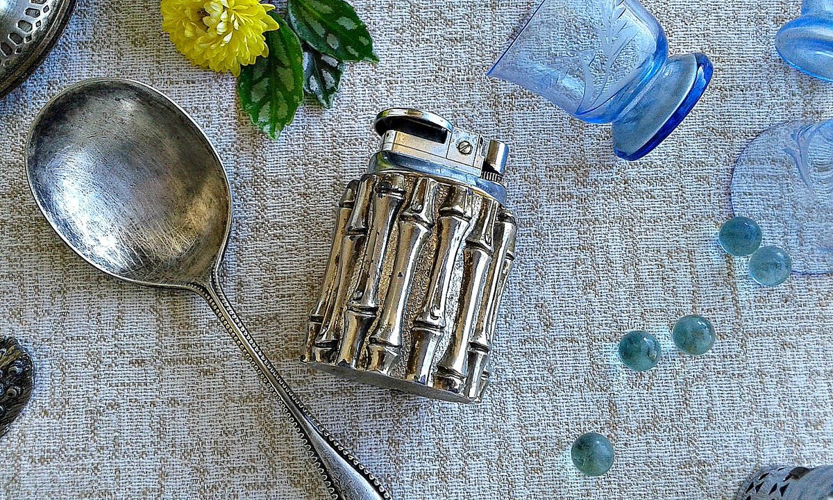 MilrasTreasures's tweet photo. Table lighter, Vintage silver plated table lighter, collectible silver… https://t.co/9lk8vTWNn2 #boho #UniqueLighter https://t.co/tKj6mUob9G