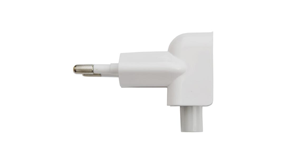 graffica_info's tweet photo. #TECNOLOGÍA / Di adiós a tu adaptador de corriente Apple fabricado entre 2003 y 2015 https://t.co/c9xk1VwKU9 https://t.co/kl6v8taUUU