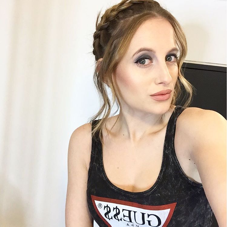 colourexcel's tweet photo. GUE$$ WHAT? It's the freakin' weekend. Who's loving Rosie Fortescue's Friday look?  📷@rosiefortescue #beauty #hair https://t.co/inpN4JoQcw